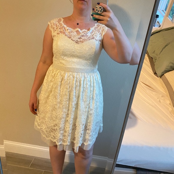 Ivory Lace Dress Lined - Picture 3 of 8